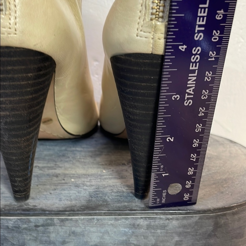 #0174-C Vince Camuto Smooth Leather Cream Open Toe High-Heeled Booties-6.5 - Picture 9 of 12